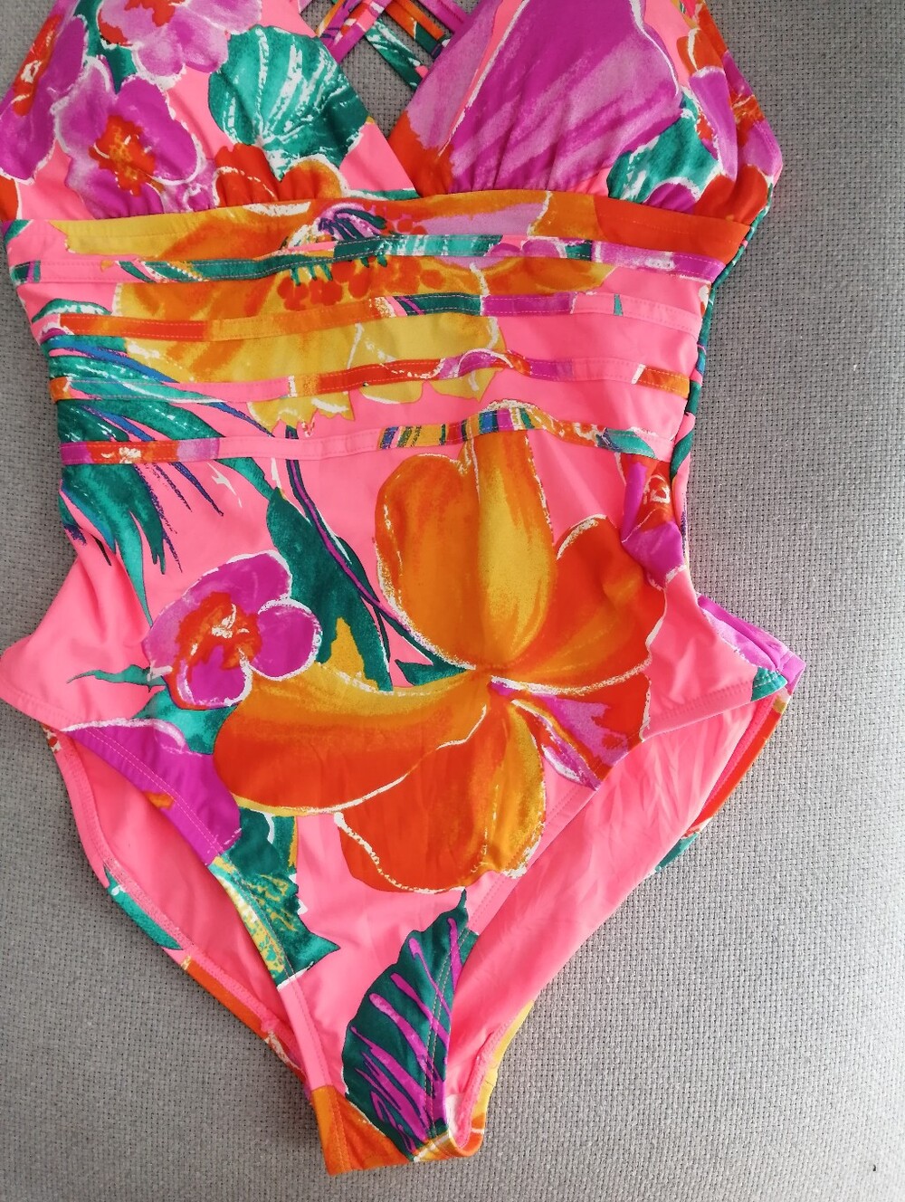 NWOT La Blanca Isla Del Sol Vibrant Multi-Strap One Piece Swim Bathing Suit 10 - Picture 6 of 16